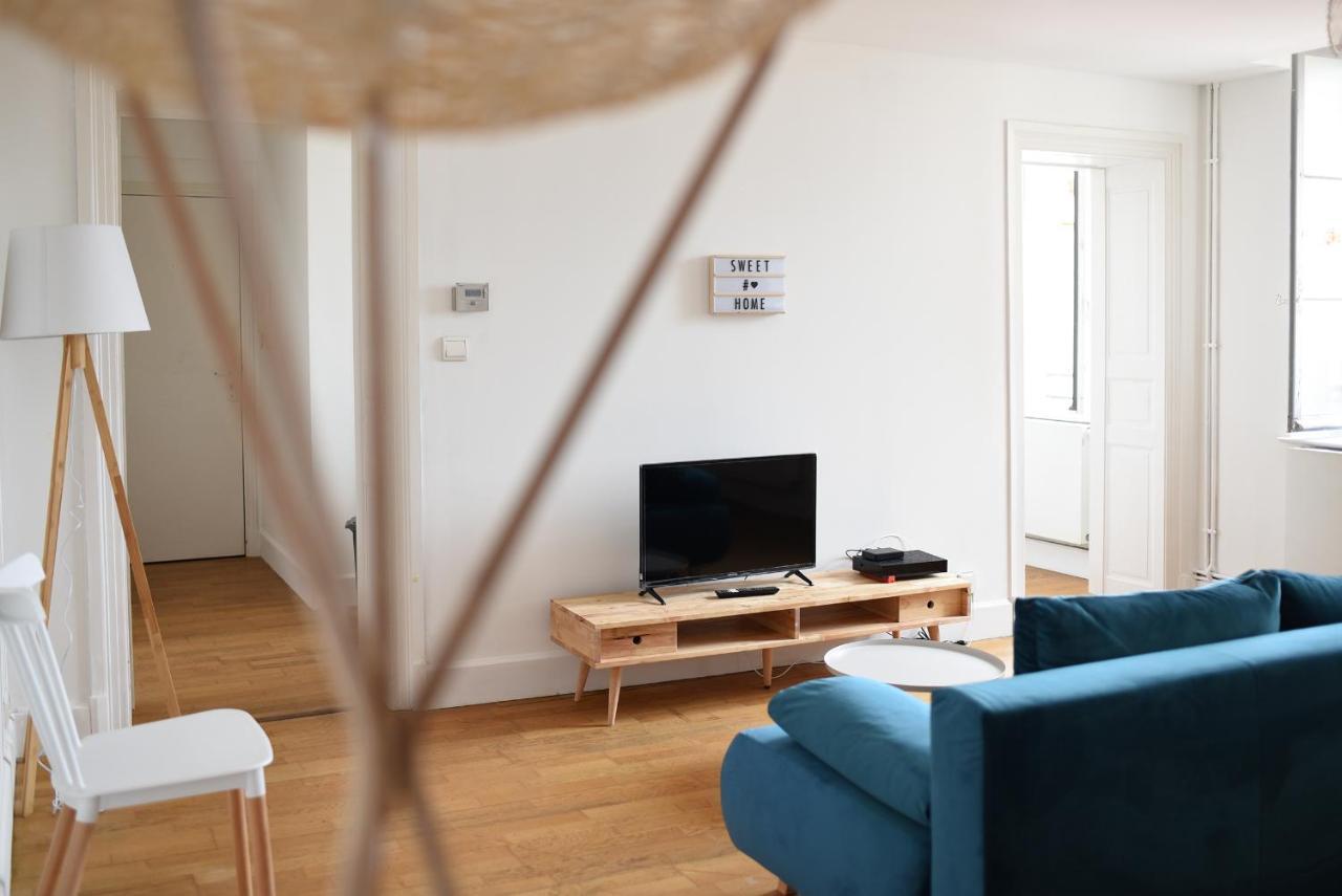Charmand Duplex Avec Vue Sur La Cite & Les Toits Lägenhet Carcassonne Exteriör bild